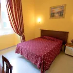 Bed In 4* Rome