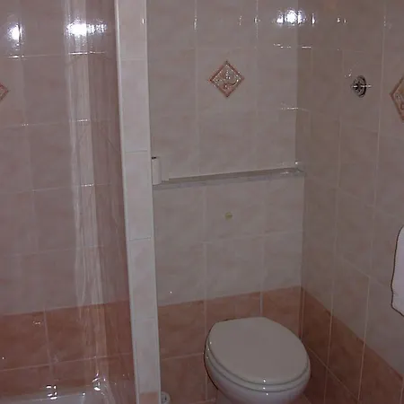 Bed In לינה וארוחת בוקר 4*