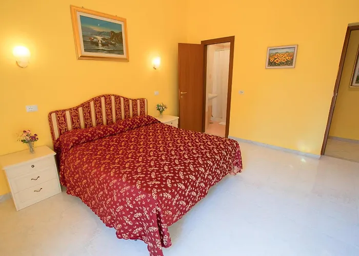Alojamento de Acomodação e Pequeno-almoço Bed In 4*